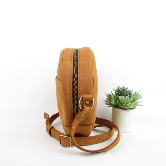 Portland Leather Circle Large Crossbody Bag - Picture 3 of 9